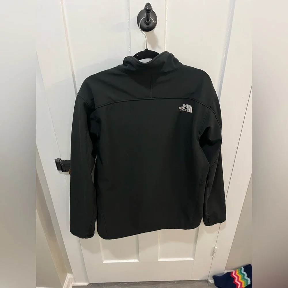 The North Face Men’s Shell Jacket Size Large